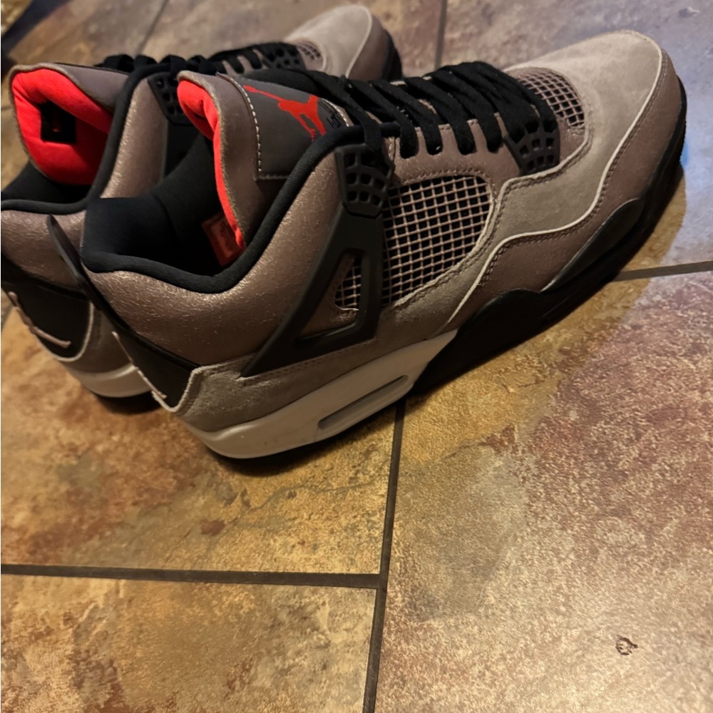 Jordan Sneakers in Gray and Red